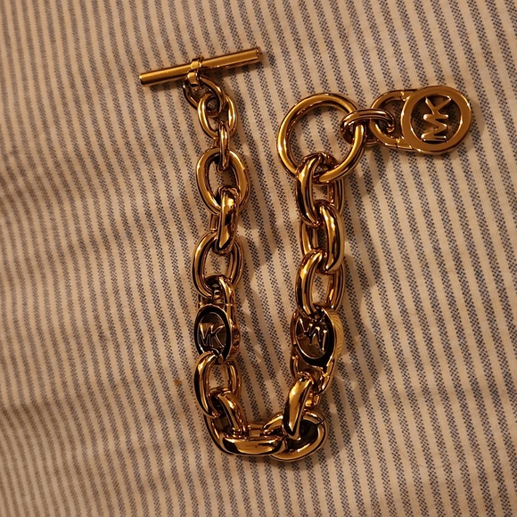 Michael Kors Goldtone Bracelet - Picture 1 of 2